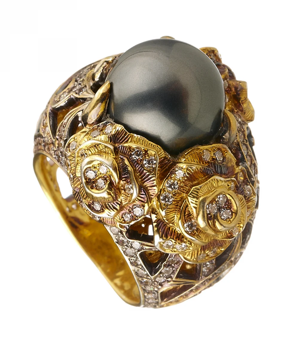 pearl and roses ring